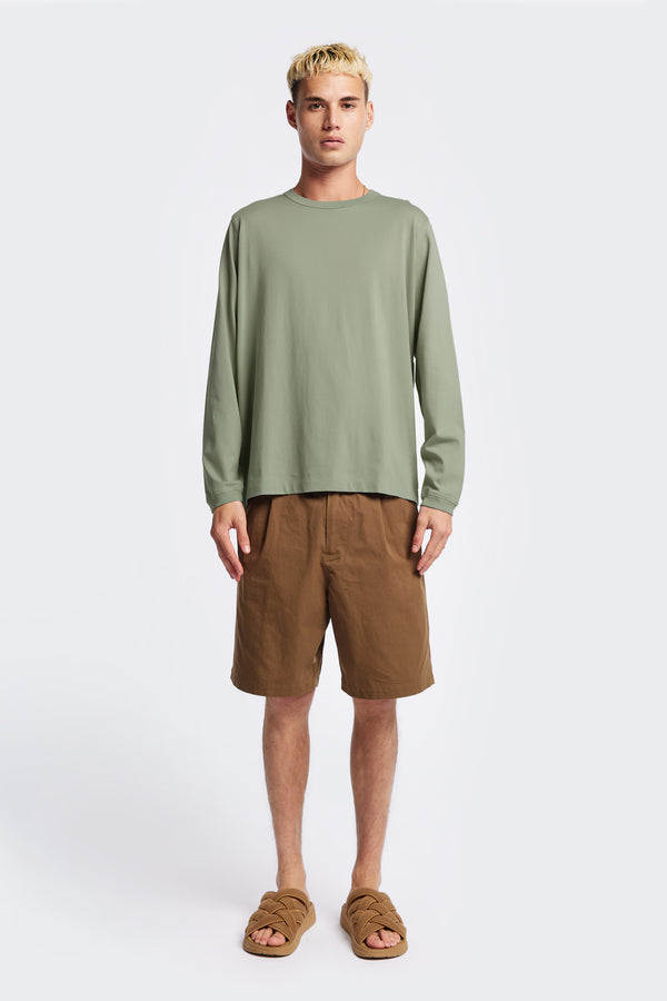 The Offline T-shirt is a long sleeve t-shirt crafted in soft, durable 100% organic cotton in Sage Green. Features rib bound openings and a reinforced back yoke. Available in 5 sizes.