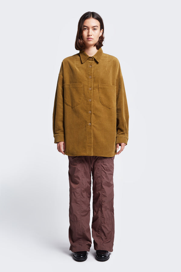 The Proclaim Cord Shirt Golden Tan is a buttoned up shirt with front patch-pockets. Made from a thick-wale corduroy.