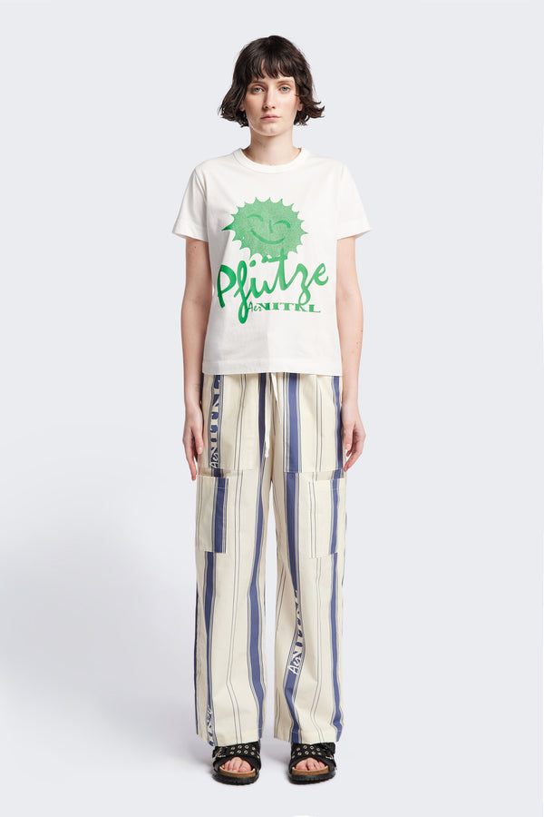 The Pfutze Print T Shirt in White and Green. A classic t-shirt cut from a soft cotton jersey, with a thick rib neckline and straight hem. Available in 5 sizes.