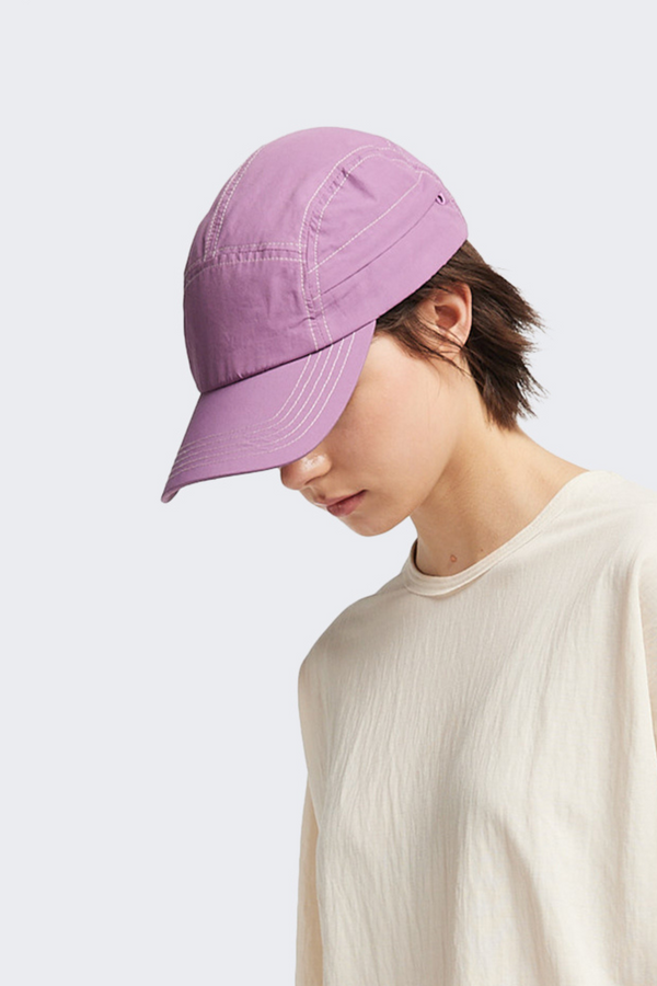 Women Zip cap in purple