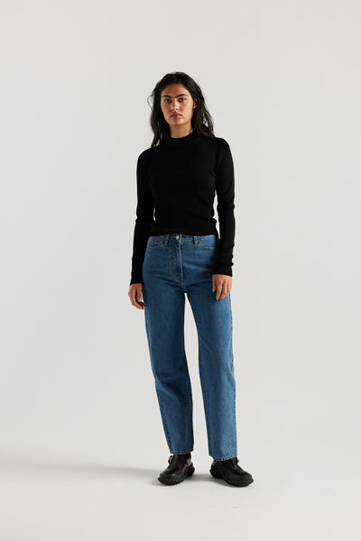 Shop Evade Straight Leg Jean - Mid-Wash | Kloke