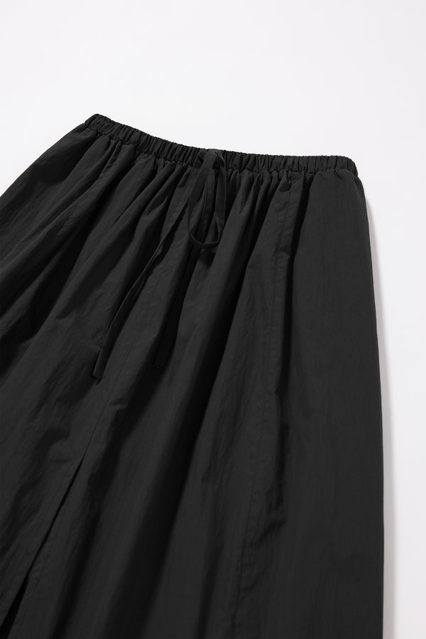 Poise Skirt Black