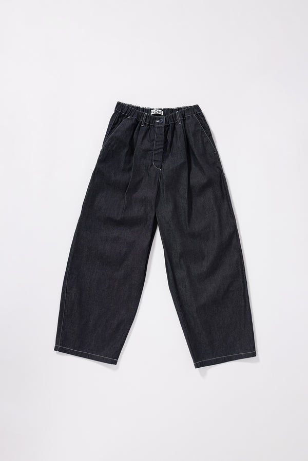 Flat front of the dark indigo Relaxed cargo pants in dark indigo Japanese denim with a loose fit and elasticated waistband.