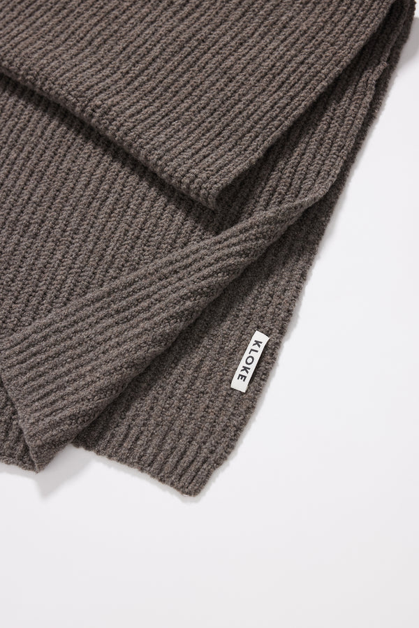 Close-up of reverse cardigan knit texture on the Pewter Within Scarf in traceable RWS certified Merino wool