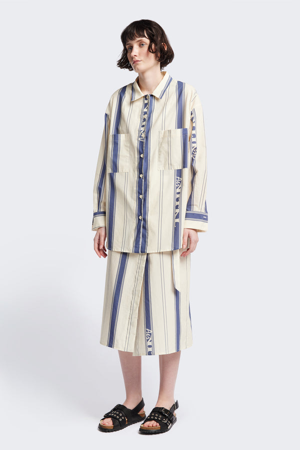 Front of the Kloke Aer Vital Shirt featuring a relaxed fit, double front chest pockets, and a curved hemline, in this season’s signature Aer Vital Print.