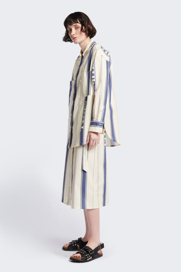 Front of the Kloke Aer Vital Shirt featuring a relaxed fit, double front chest pockets, and a curved hemline, in this season’s signature Aer Vital Print.