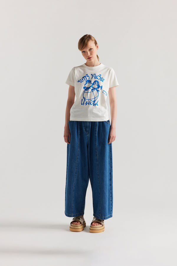 Front of model in the Off white Classic T-shirt in organic cotton jersey with Tutti Felice placement print